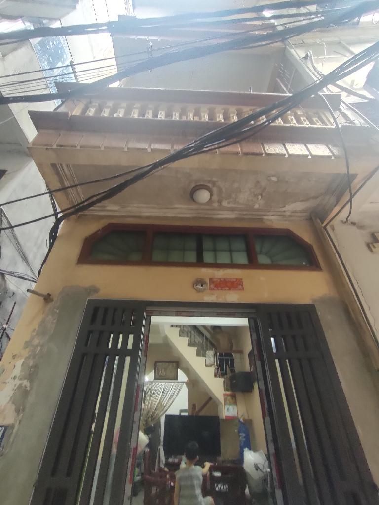 Bán nhà Khương Trung - diện tích 23,5m2 3 tầng - Lô góc nhà chủ tự xây cũ nhưng chắc chắn - giá 3,8 tỷ