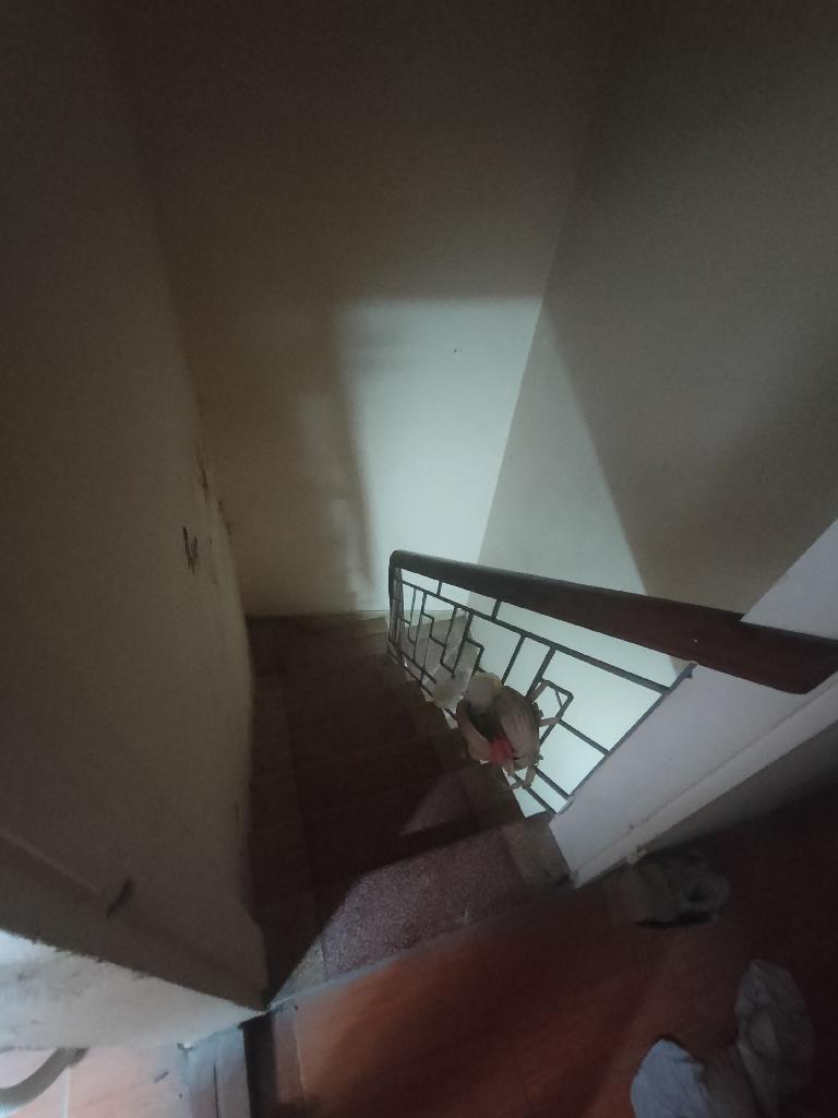 Bán nhà Khương Trung - diện tích 23,5m2 3 tầng - Lô góc nhà chủ tự xây cũ nhưng chắc chắn - giá 3,8 tỷ