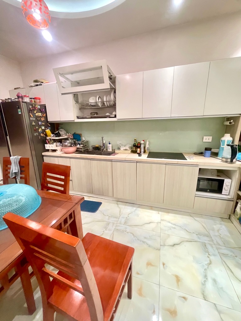 Bán nhà Hoàng Mai - diện tích 106m2 3 tầng - Ngõ to ô tô - giá 15,9 tỷ