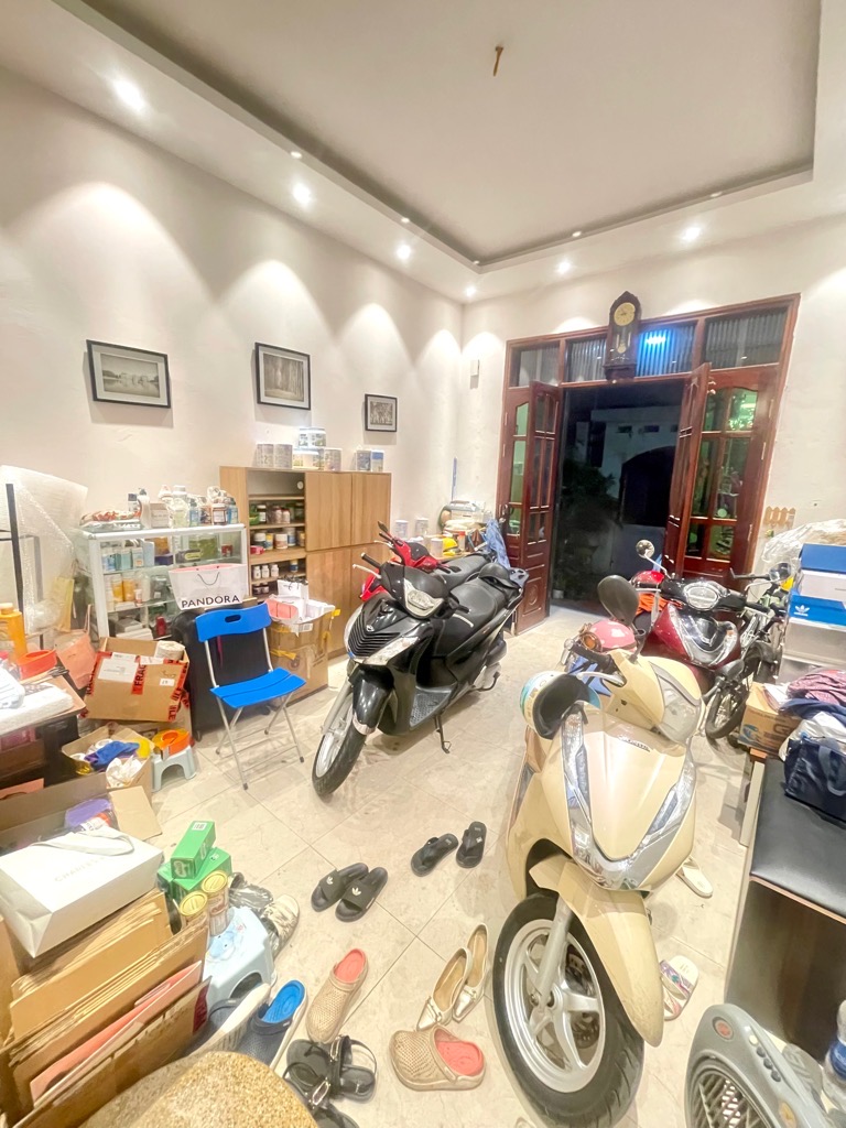 Bán nhà Hoàng Mai - diện tích 106m2 3 tầng - Ngõ to ô tô - giá 15,9 tỷ