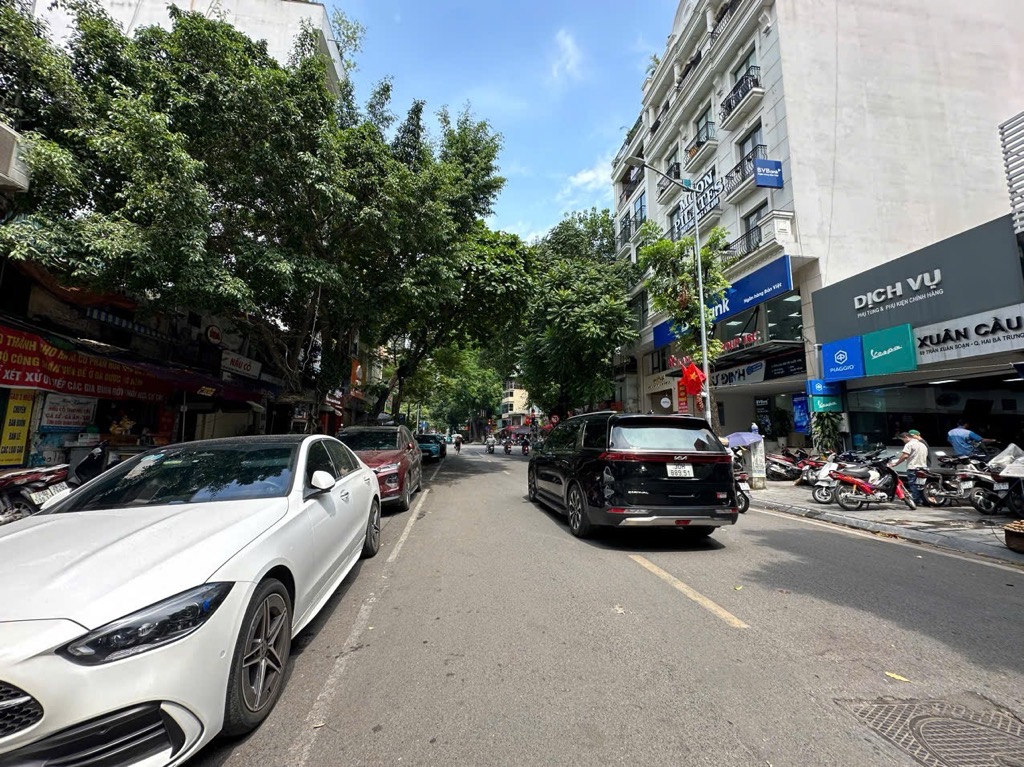 Bán nhà Trần Xuân Soạn - diện tích 24m2 1 tầng - Kinh doanh sầm uất - giá 3,5 tỷ