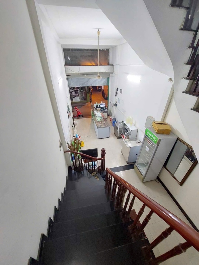 Bán nhà Giáp Bát - diện tích 43m2 6 tầng - Mặt phố kinh doanh đỉnh - giá 17 tỷ