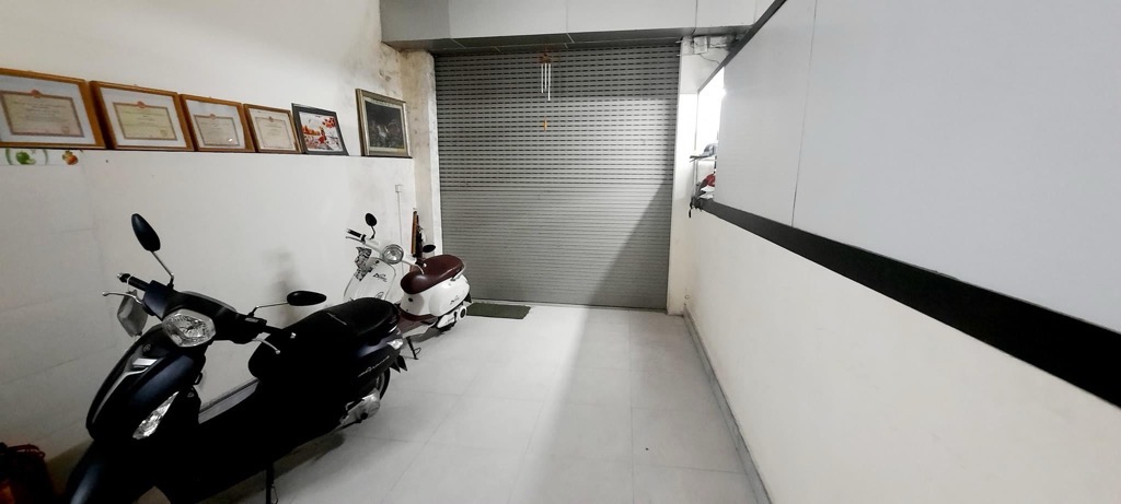 Bán nhà Hoàng Văn Thái - diện tích 140m2 1 tầng - Nhà đẹp hiếm có - giá 14 tỷ