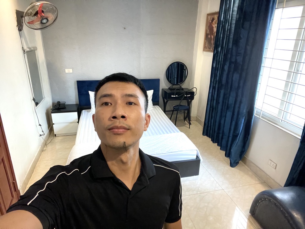 Bán nhà Hoàng Cầu - diện tích 57m2 8 tầng - HOTEL 8 TẦNG - THANG MÁY - NGÕ THÔNG Ô TÔ - giá 24,5 tỷ