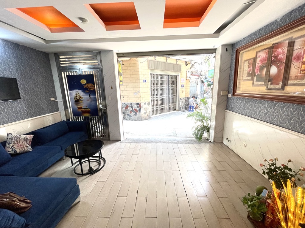 Bán nhà Hoàng Cầu - diện tích 57m2 8 tầng - HOTEL 8 TẦNG - THANG MÁY - NGÕ THÔNG Ô TÔ - giá 24,5 tỷ