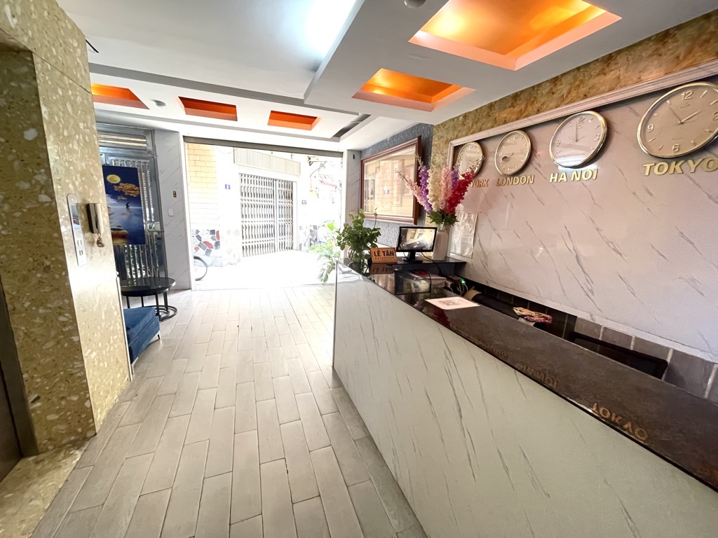 Bán nhà Hoàng Cầu - diện tích 57m2 8 tầng - HOTEL 8 TẦNG - THANG MÁY - NGÕ THÔNG Ô TÔ - giá 24,5 tỷ