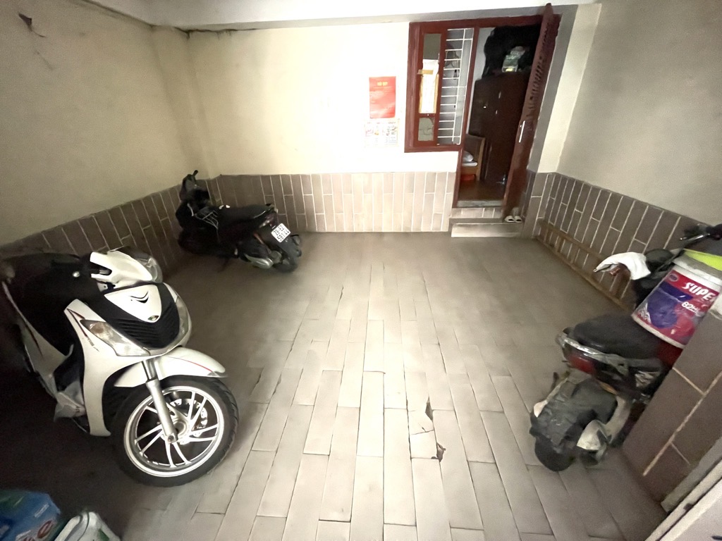 Bán nhà Hoàng Cầu - diện tích 57m2 8 tầng - HOTEL 8 TẦNG - THANG MÁY - NGÕ THÔNG Ô TÔ - giá 24,5 tỷ