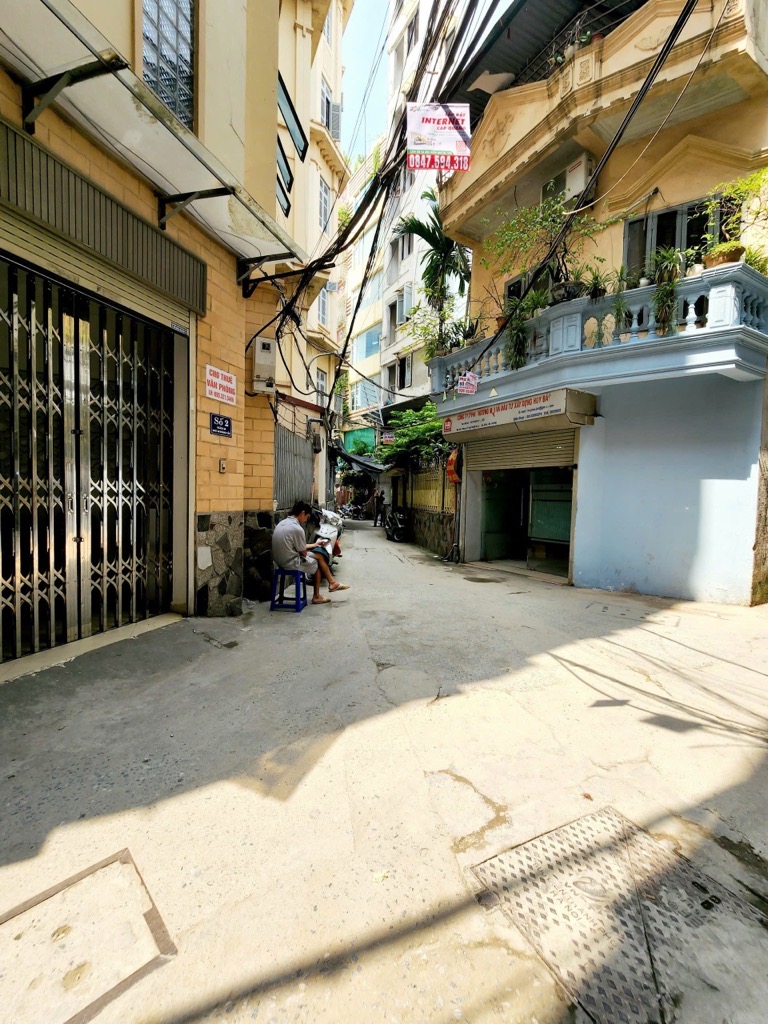 Bán nhà Hoàng Cầu - diện tích 57m2 8 tầng - HOTEL 8 TẦNG - THANG MÁY - NGÕ THÔNG Ô TÔ - giá 24,5 tỷ