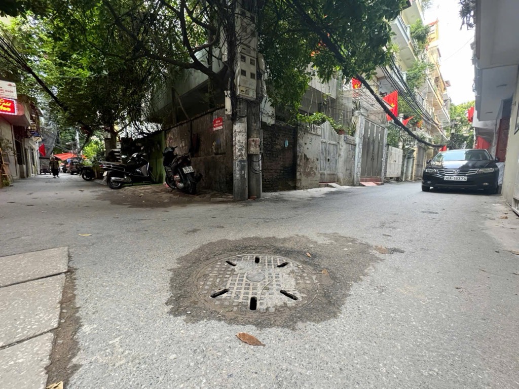 Bán nhà Yên Lãng - diện tích 56m2 2 tầng - Ngõ thông ô tô qua nhà - giá 15,5 tỷ