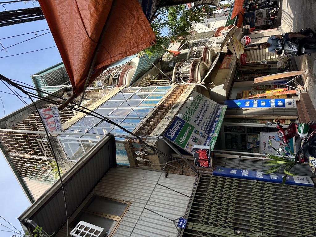 Bán nhà Đê Trần Khát Chân - diện tích 28m2 3 tầng - ô tô vào nhà - giá 12,8 tỷ