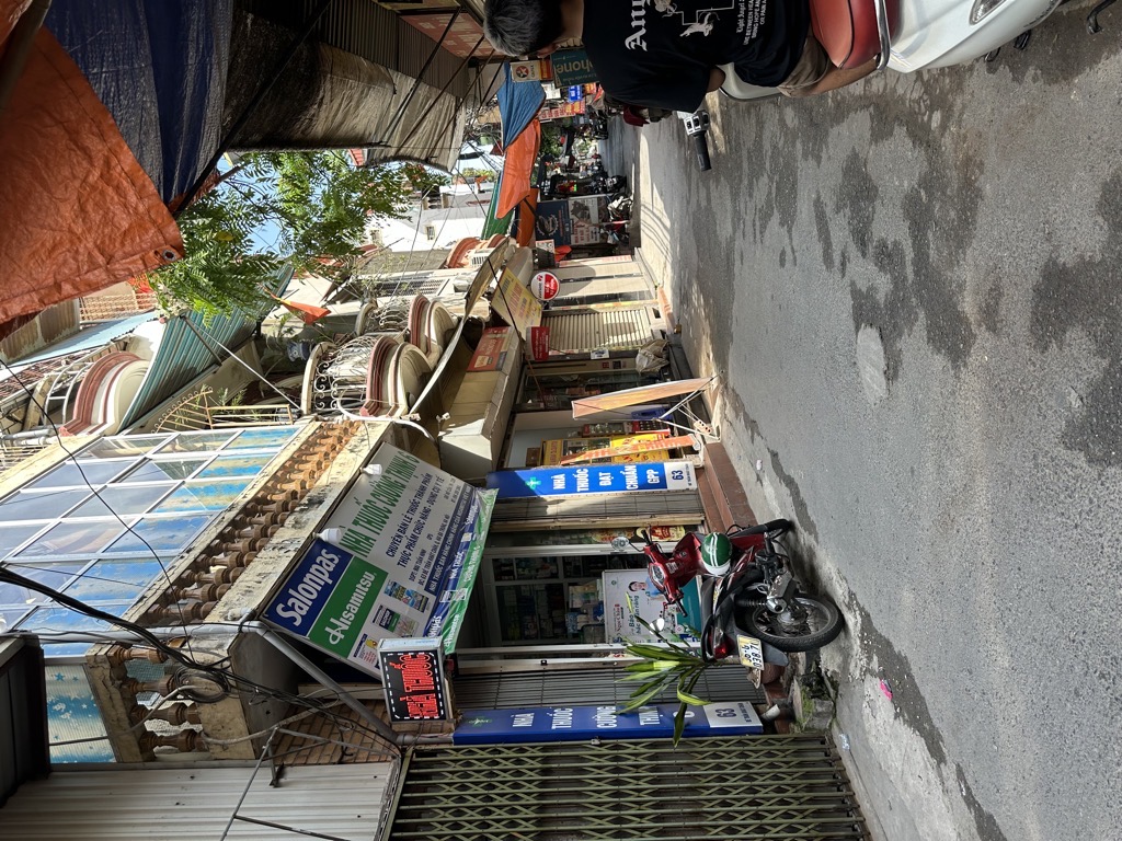 Bán nhà Đê Trần Khát Chân - diện tích 28m2 3 tầng - ô tô vào nhà - giá 12,8 tỷ