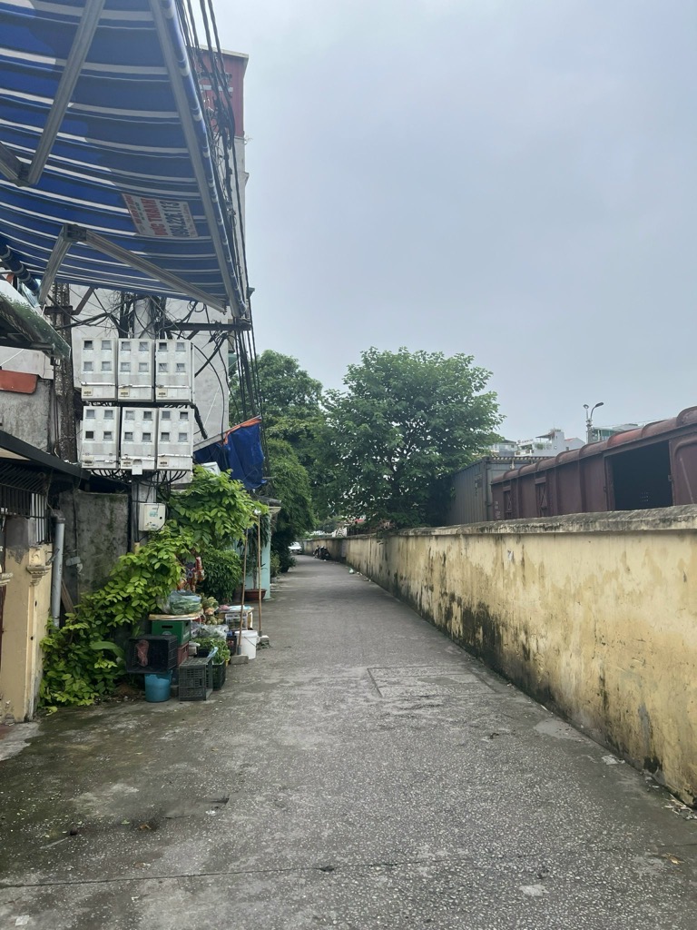 Bán nhà Giải Phóng - diện tích 35m2 3 tầng - Gara ô tô, ngõ thông kinh doanh - giá 4,1 tỷ