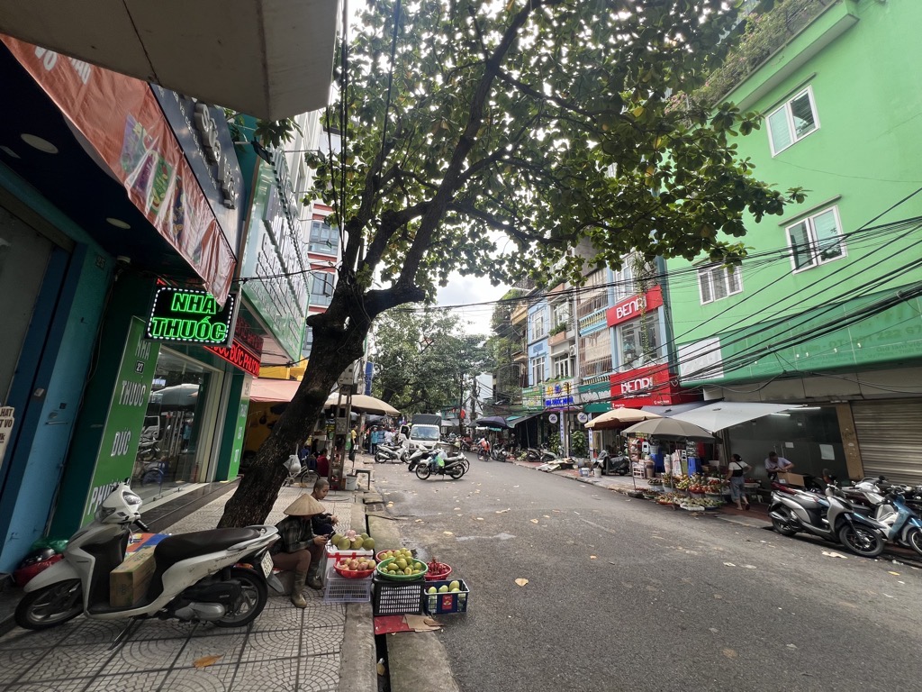 Bán nhà Ngô Sĩ Liên - diện tích 22m2 5 tầng - Mặt phố kinh doanh - giá 10,5 tỷ