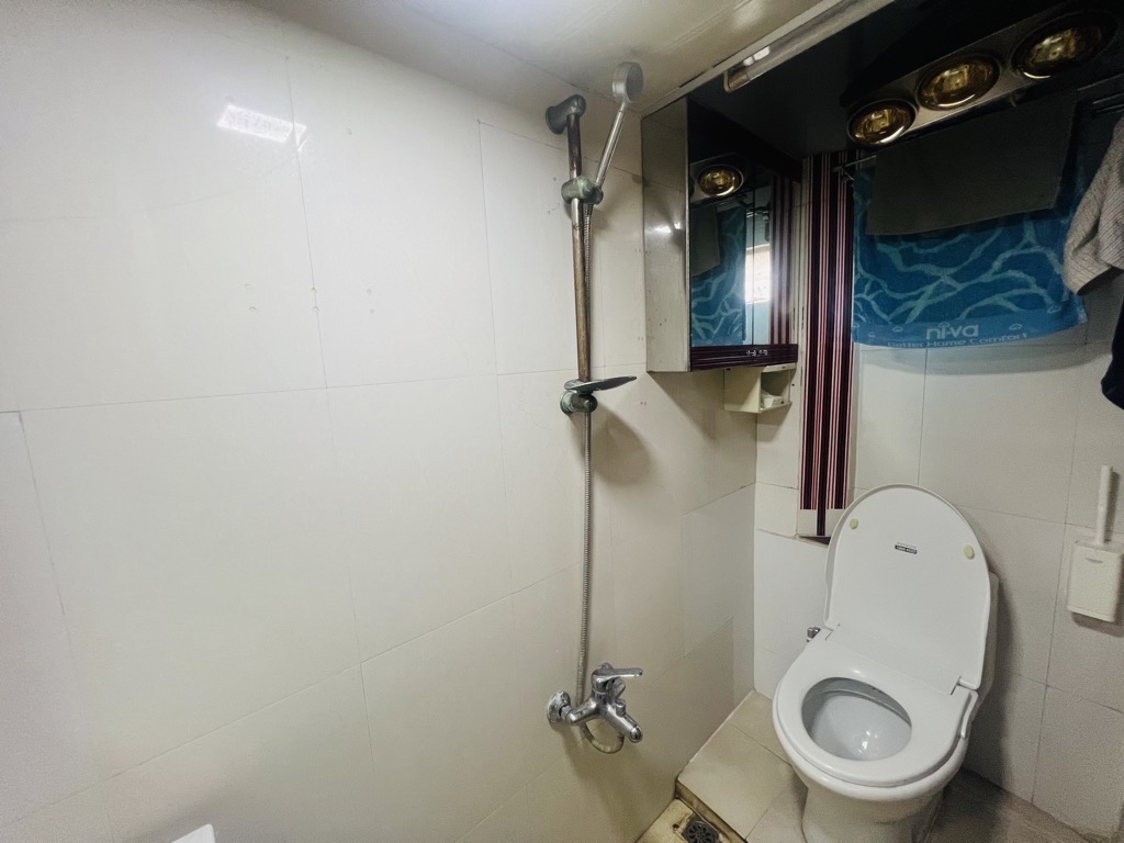 Bán nhà Ngô Sĩ Liên - diện tích 22m2 5 tầng - Mặt phố kinh doanh - giá 10,5 tỷ