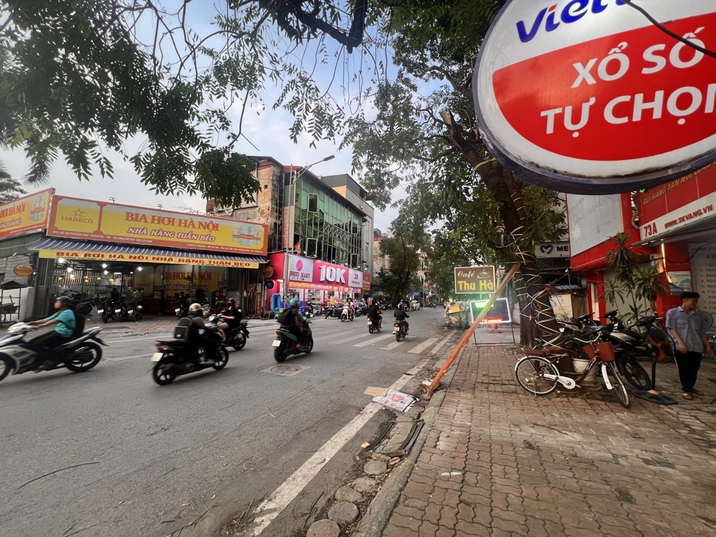 Bán nhà Phương Mai - diện tích 50,6m2 4 tầng - Ô TÔ TRÁNH - giá 20 tỷ