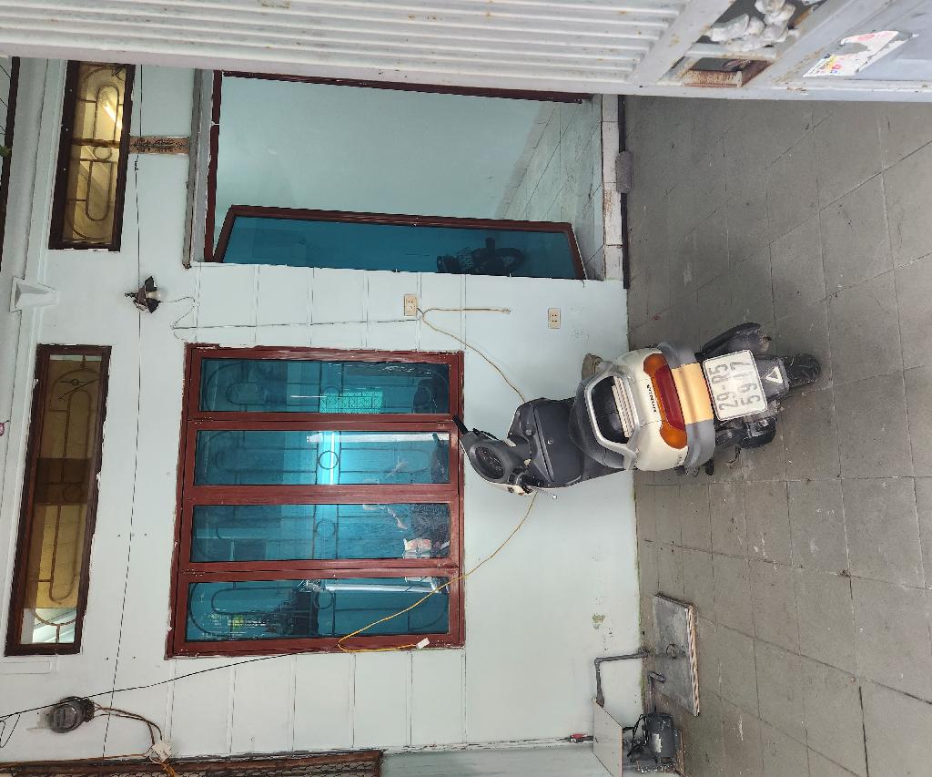 Bán nhà Giải Phóng - diện tích 72.4m2 2 tầng - Mặt ngõ ô tô tránh - giá 3,6 tỷ