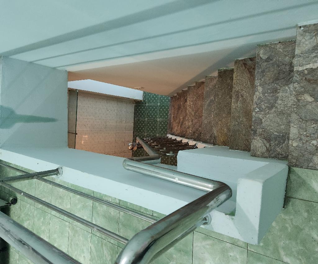 Bán nhà Giải Phóng - diện tích 72.4m2 2 tầng - Mặt ngõ ô tô tránh - giá 3,6 tỷ