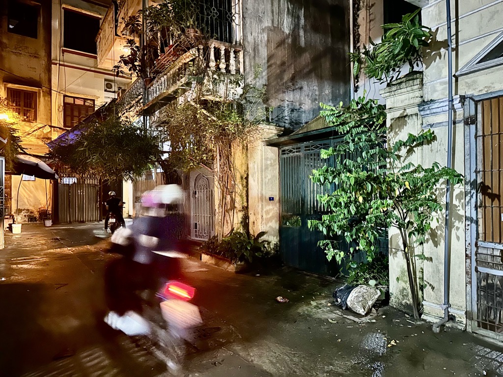 Bán nhà Nguyễn Văn Trỗi - diện tích 54m2 4 tầng - Mặt phố - giá 21,5 tỷ