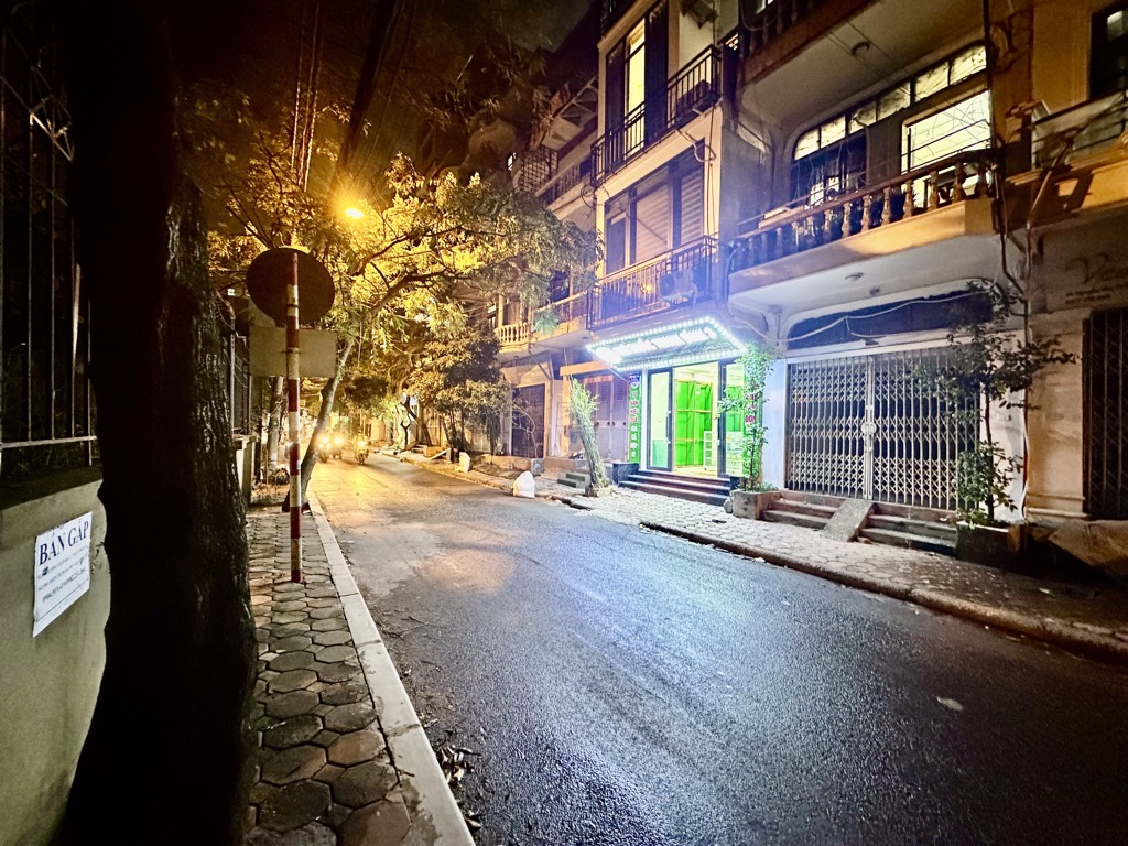 Bán nhà Nguyễn Văn Trỗi - diện tích 54m2 4 tầng - Mặt phố - giá 21,5 tỷ