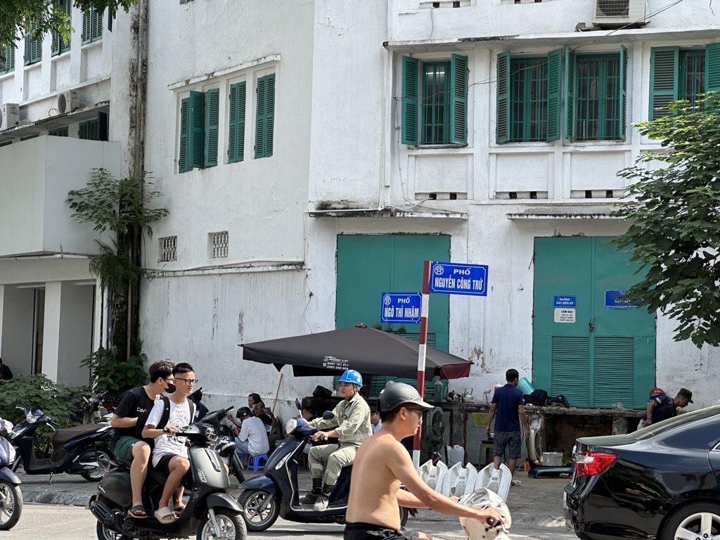 Bán nhà Nguyễn Công Trứ - diện tích 85m2 1 tầng - Lô góc thoáng sáng - giá 10,5 tỷ