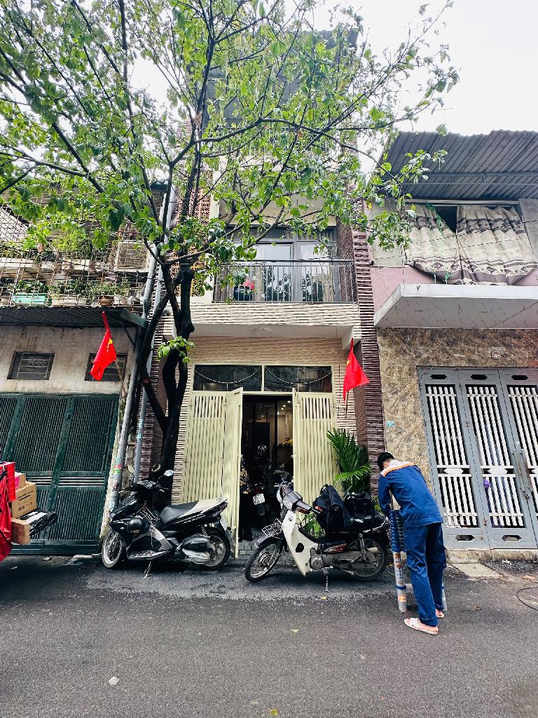 Bán nhà Nguyễn Xiển - diện tích 66.5m2 3 tầng - Ô tô vào nhà - giá 8,5 tỷ