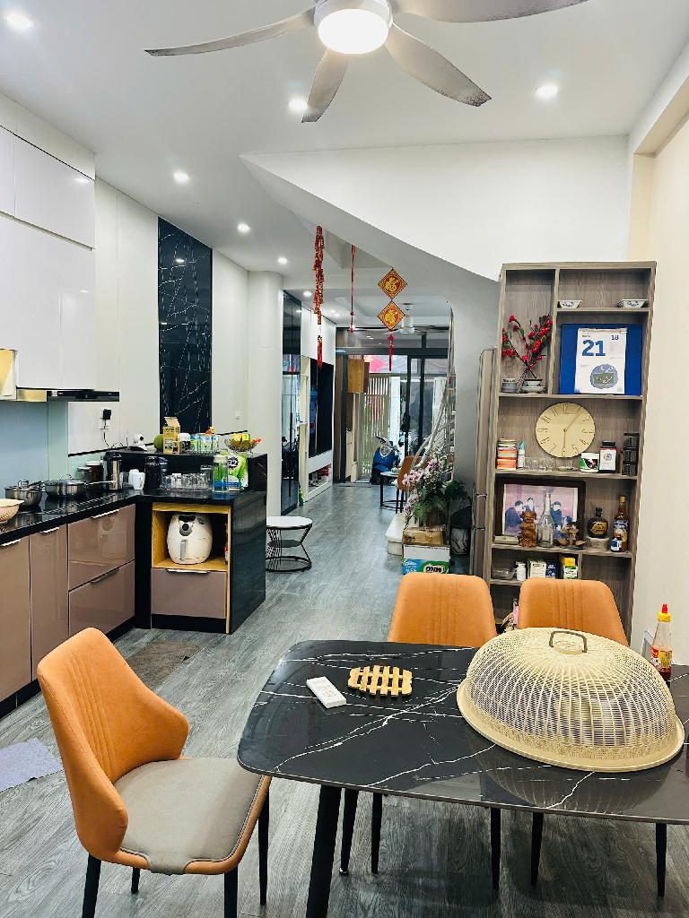 Bán nhà Nguyễn Xiển - diện tích 66.5m2 3 tầng - Ô tô vào nhà - giá 8,5 tỷ