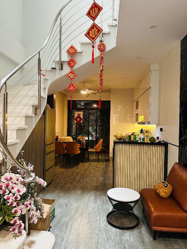 Bán nhà Nguyễn Xiển - diện tích 66.5m2 3 tầng - Ô tô vào nhà - giá 8,5 tỷ