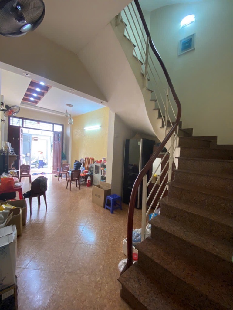 Bán nhà Tây Kết - diện tích 35m2 5 tầng - Ô tô đỗ cửa - giá 10,5 tỷ