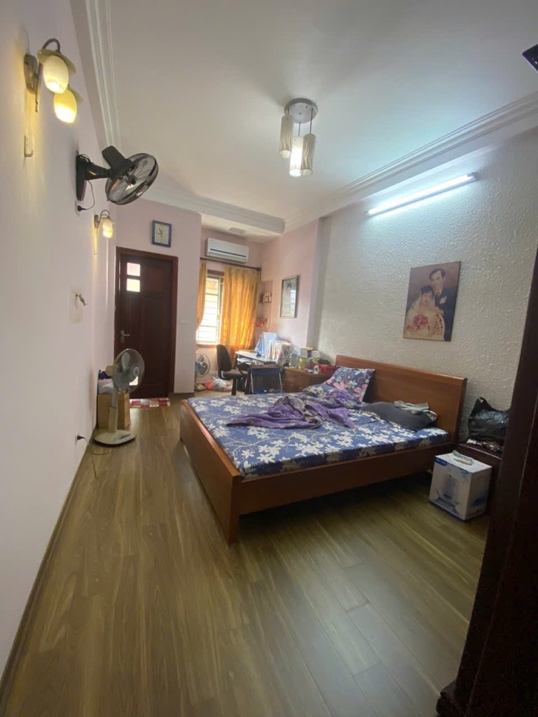 Bán nhà Tây Kết - diện tích 35m2 5 tầng - Ô tô đỗ cửa - giá 10,5 tỷ