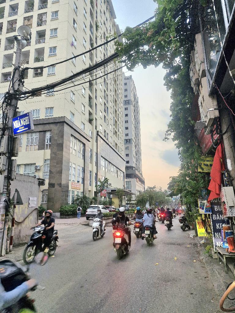 Bán nhà Đại Từ - diện tích 85m2 3 tầng - MẶT PHỐ GIÁ RẺ - giá 12,8 tỷ