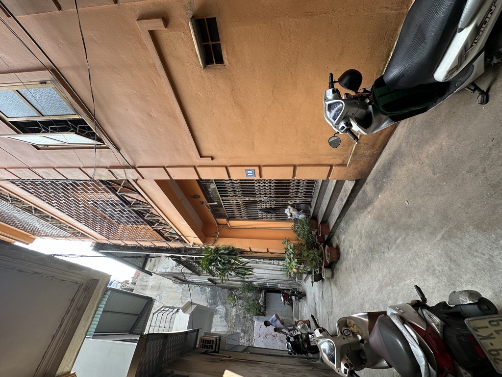 Bán nhà trong ngõ Ngô Gia Tự 50m2 x 3 tầng, Q. Long Biên – Giá 8,5 tỷ