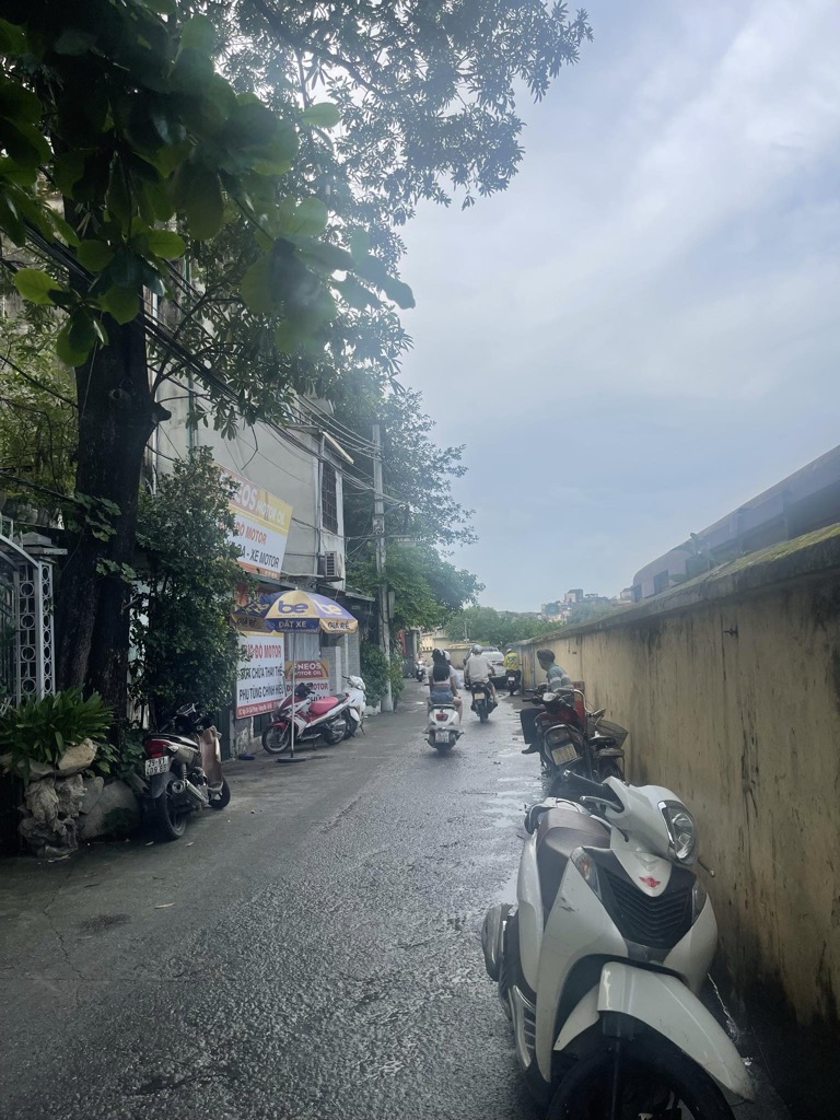 Bán nhà Giải Phóng - diện tích 196m2 1 tầng - Mặt tiền rộng - giá 15,8 tỷ