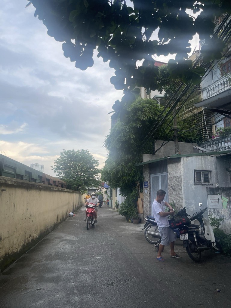 Bán nhà Giải Phóng - diện tích 196m2 1 tầng - Mặt tiền rộng - giá 15,8 tỷ