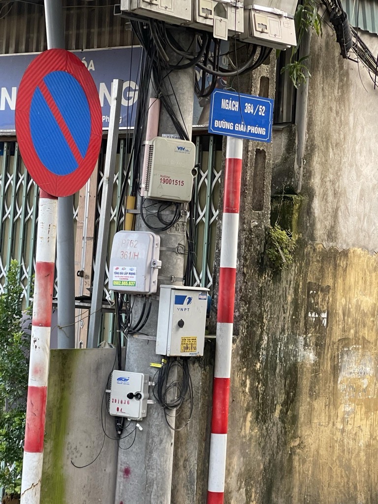 Bán nhà Giải Phóng - diện tích 196m2 1 tầng - Mặt tiền rộng - giá 15,8 tỷ