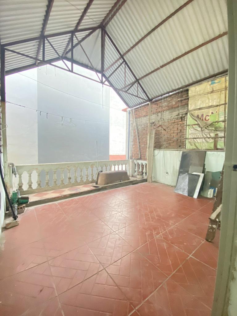 Bán nhà Bờ sông sét - diện tích 34m2 3 tầng - Ô TÔ TRÁNH NHAU - giá 4,9 tỷ