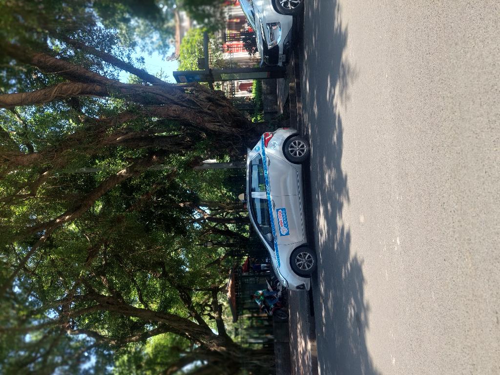 Bán nhà Quốc Tử Giám - diện tích 37,4m2 2 tầng - Lô góc, kinh doanh sầm uất - giá 18,7 tỷ