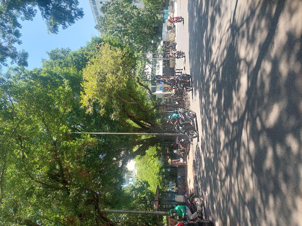 Bán nhà Quốc Tử Giám - diện tích 37,4m2 2 tầng - Lô góc, kinh doanh sầm uất - giá 18,7 tỷ