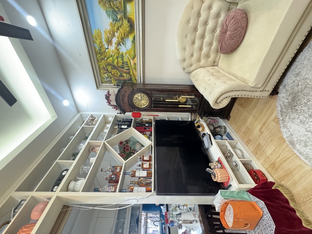 Bán nhà Nguyễn Xiển - diện tích 65.1m2 42 tầng - Cực hiếm - giá 4,7 tỷ