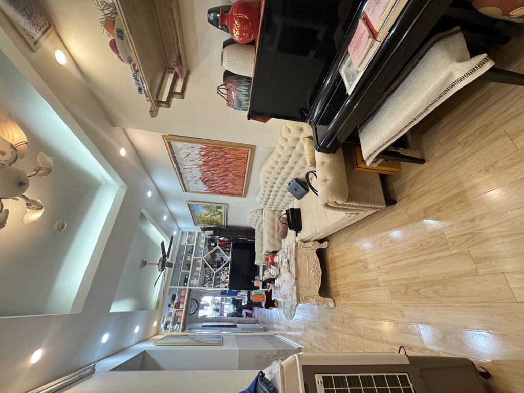 Bán nhà Nguyễn Xiển - diện tích 65.1m2 42 tầng - Cực hiếm - giá 4,7 tỷ