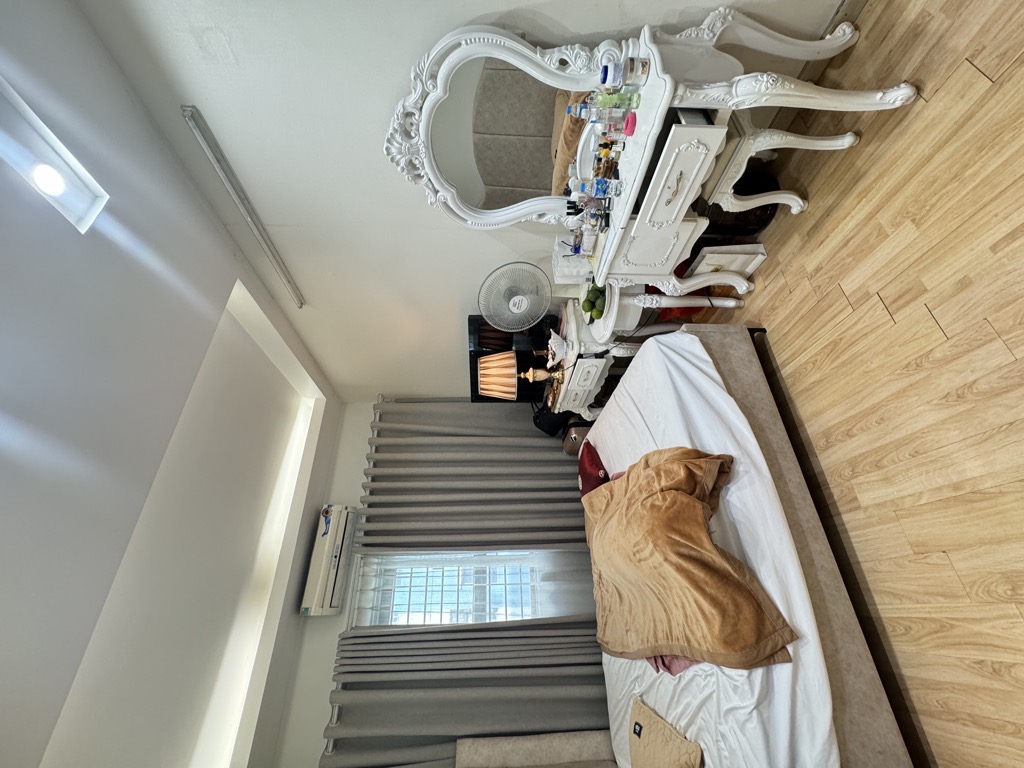 Bán nhà Nguyễn Xiển - diện tích 65.1m2 42 tầng - Cực hiếm - giá 4,7 tỷ