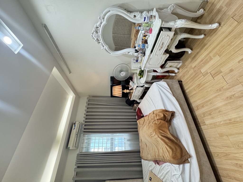 Bán nhà Nguyễn Xiển - diện tích 65.1m2 42 tầng - Cực hiếm - giá 4,7 tỷ