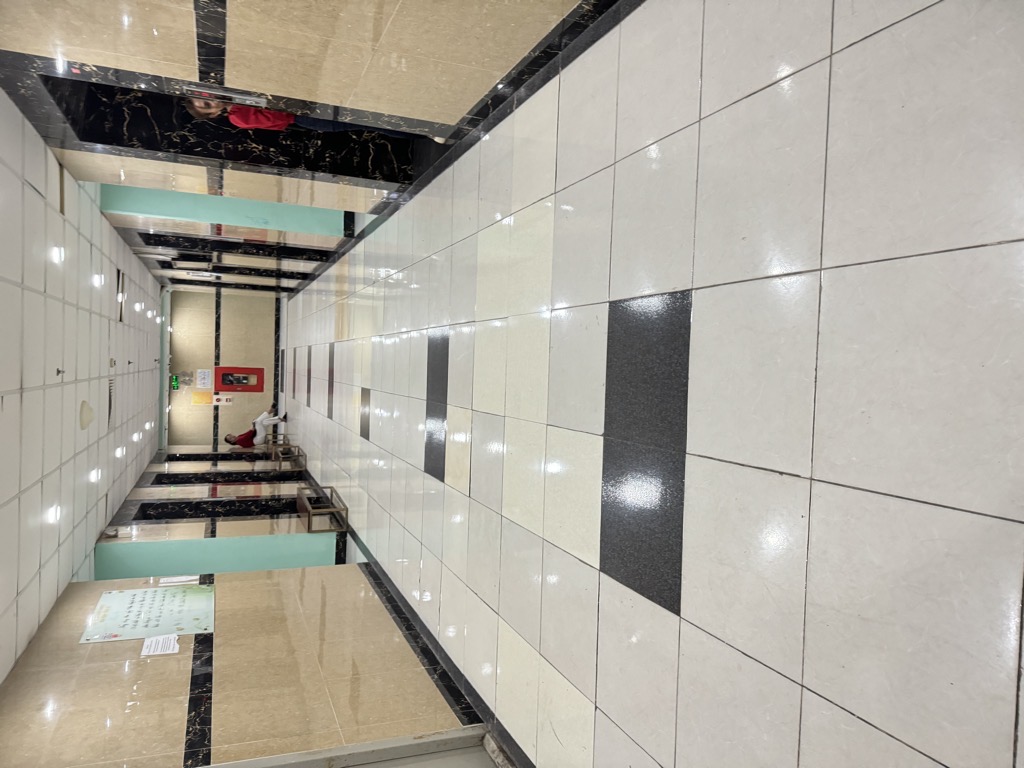 Bán nhà Nguyễn Xiển - diện tích 65.1m2 42 tầng - Cực hiếm - giá 4,7 tỷ