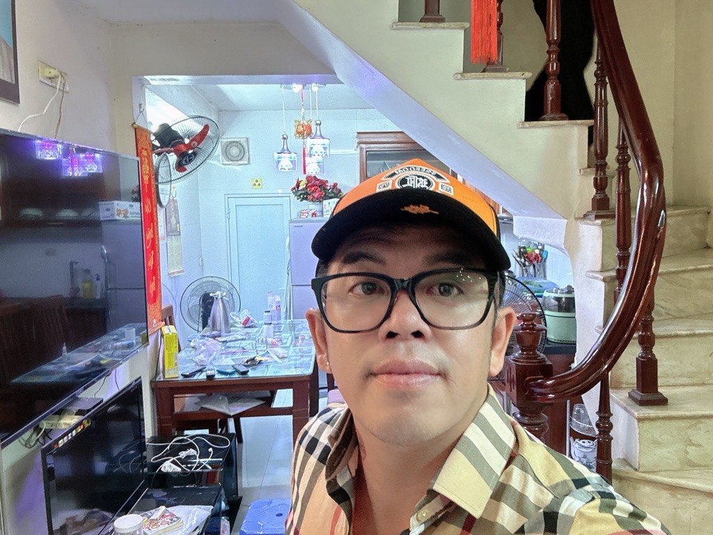 Bán nhà Thịnh Hào 1 - diện tích 25m2 4 tầng - Ô tô nhỏ đỗ cửa - giá 9 tỷ