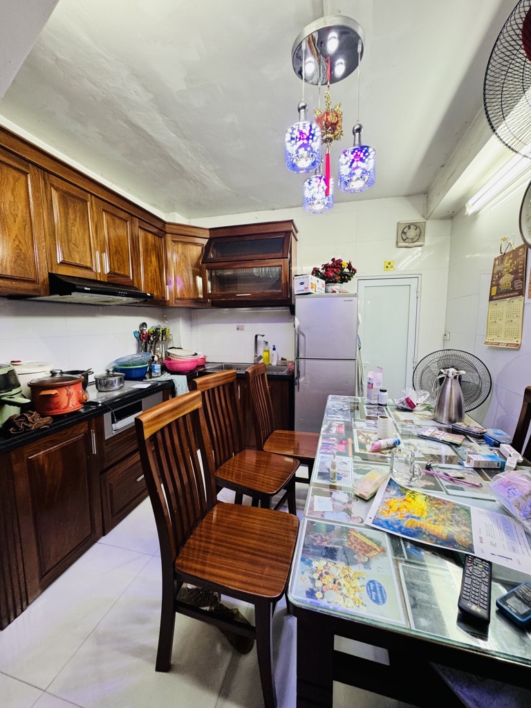 Bán nhà Thịnh Hào 1 - diện tích 25m2 4 tầng - Ô tô nhỏ đỗ cửa - giá 9 tỷ