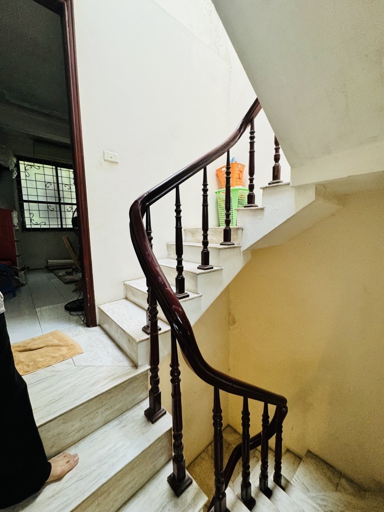 Bán nhà Thịnh Hào 1 - diện tích 25m2 4 tầng - Ô tô nhỏ đỗ cửa - giá 9 tỷ