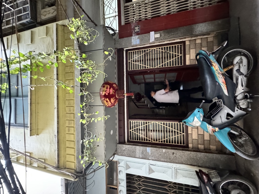 Bán nhà Thịnh Hào 1 - diện tích 25m2 4 tầng - Ô tô nhỏ đỗ cửa - giá 9 tỷ