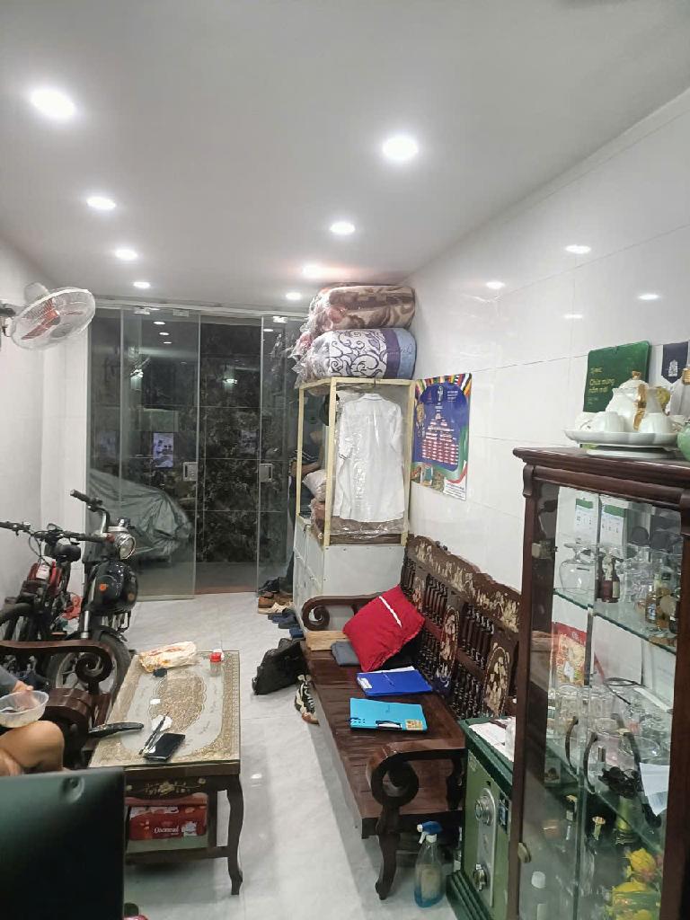 Bán nhà Chợ Khâm Thiên - diện tích 26m2 4 tầng - Ngõ thông, thoáng - giá 6,6 tỷ