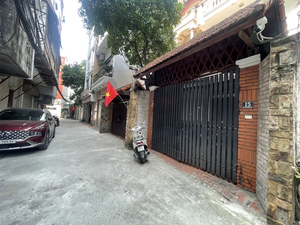 Bán nhà trong ngõ Ngô Gia Tự 110m2 x 3 tầng – Giá 18,5 tỷ – Mặt ngõ ô tô tránh, vừa ở, vừa kinh doanh