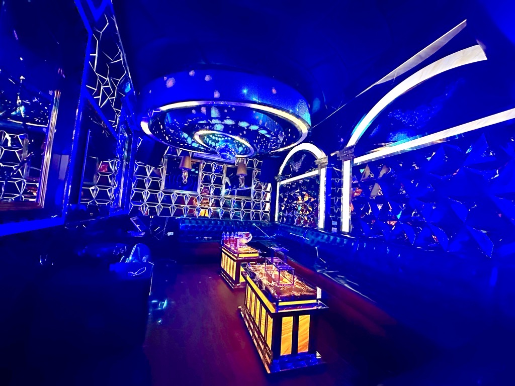 Bán nhà Yên Duyên - diện tích 68m2 5 tầng - Ô TÔ ĐỖ CỔNG - giá 15 tỷ