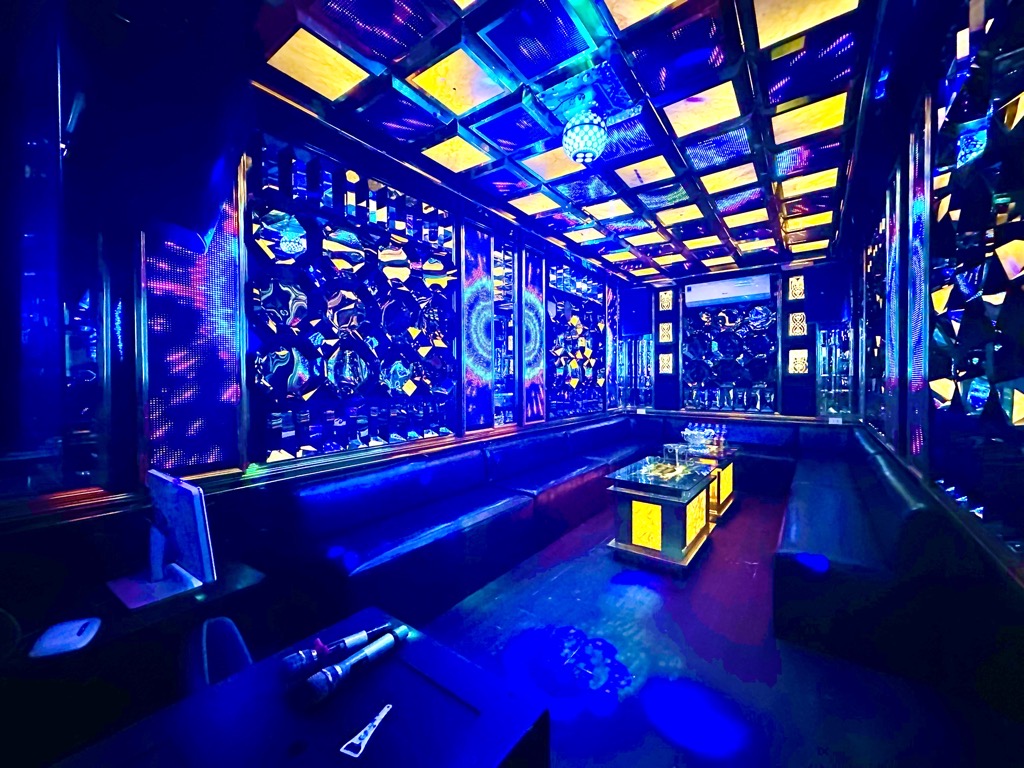 Bán nhà Yên Duyên - diện tích 68m2 5 tầng - Ô TÔ ĐỖ CỔNG - giá 15 tỷ